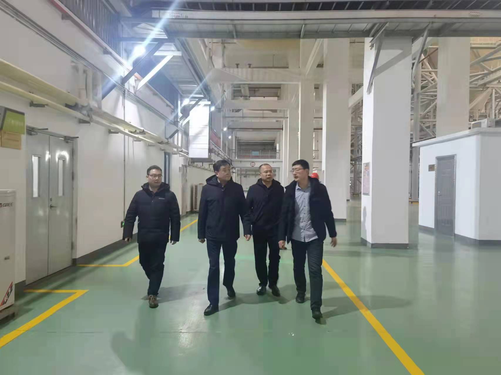 Lãnh đạo Tập đoàn Guizi Jun dẫn đầu thăm hỏi nhân viên bảo trì dự án phát điện từ rác thải tại Black Mi Peak