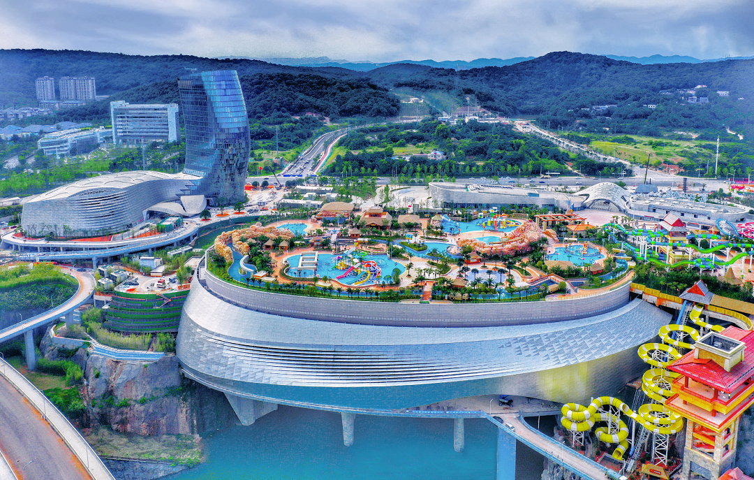 2022 Công trình phục hồi sinh thái hố mỏ - dự án tạo băng và tuyết cũng như hệ thống xử lý nước và cơ điện cho thế giới tuyết và băng tại **Nha Trang**